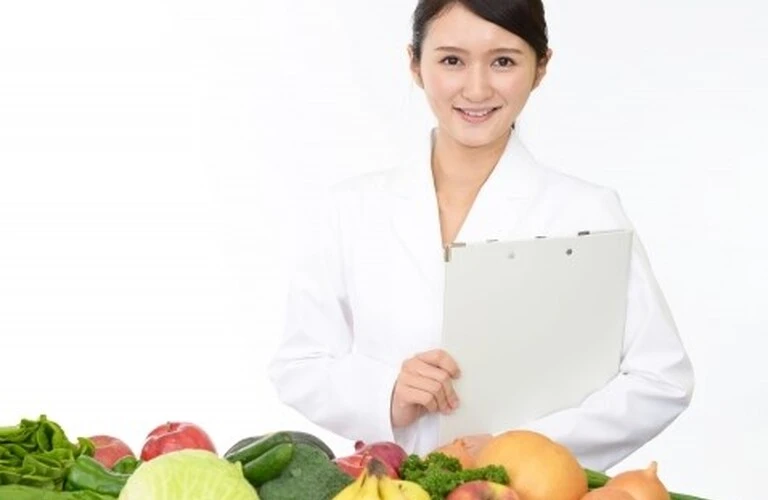 【福利厚生担当者向け】社員の健康管理を強化！管理栄養士のオンライン食事指導導入で離職率を低減する方法：文京区ヨガ
