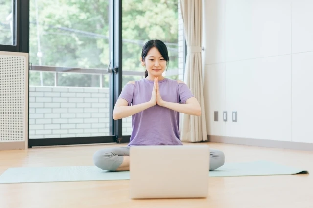自宅で自分だけのヨガ体験！オンライン個人レッスンで心も体もリラックス