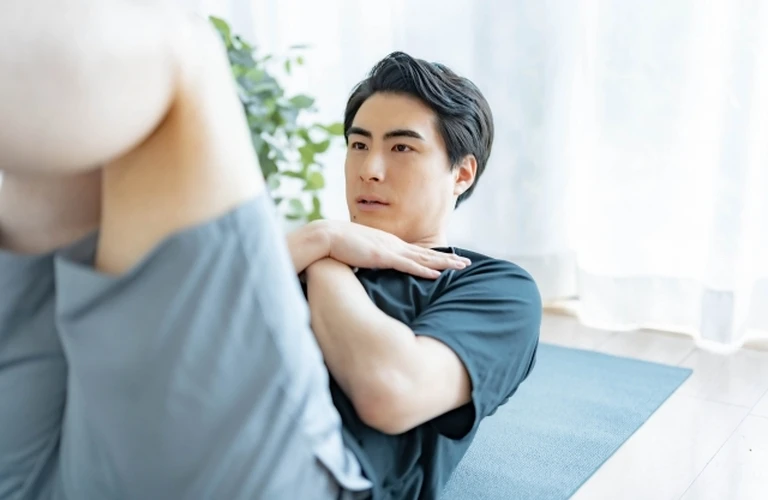 40代男性におすすめのストレッチ｜年齢に応じたエクササイズで体力アップ【浅草 ヨガ】