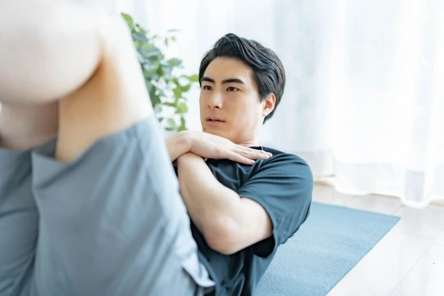 40代男性におすすめのストレッチ｜年齢に応じたエクササイズで体力アップ【白山ヨガ】