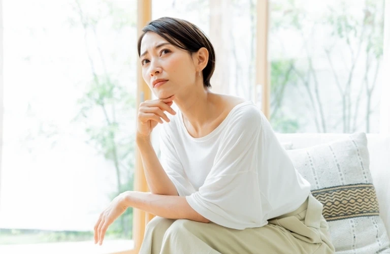 40代に訪れるミッドライフクライシスのサインと対策【駒込ヨガ】