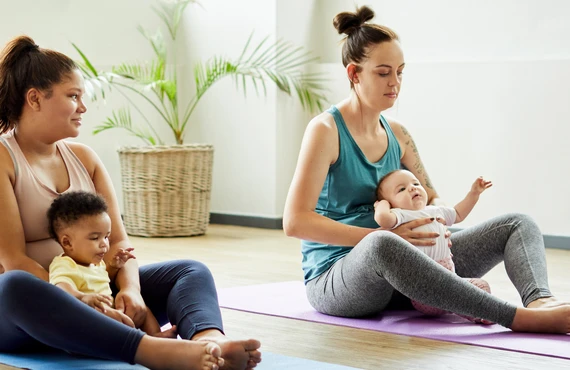 Relax and Recharge with English Yoga in Tokyo: At-Home Sessions for Pregnant Women and New Moms – Join Now![Akasaka]