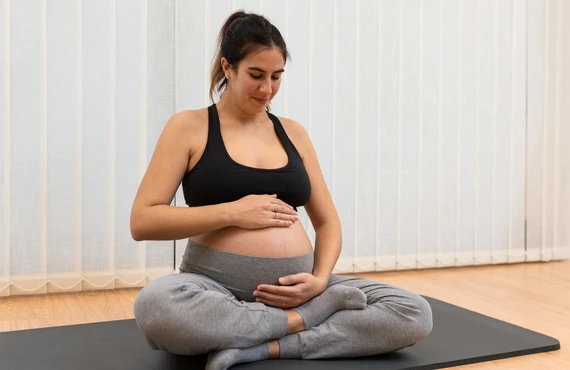 English-Speaking In-Home Yoga for Expecting Mothers in Japan – Prenatal Care with Relaxation【Hiroo】