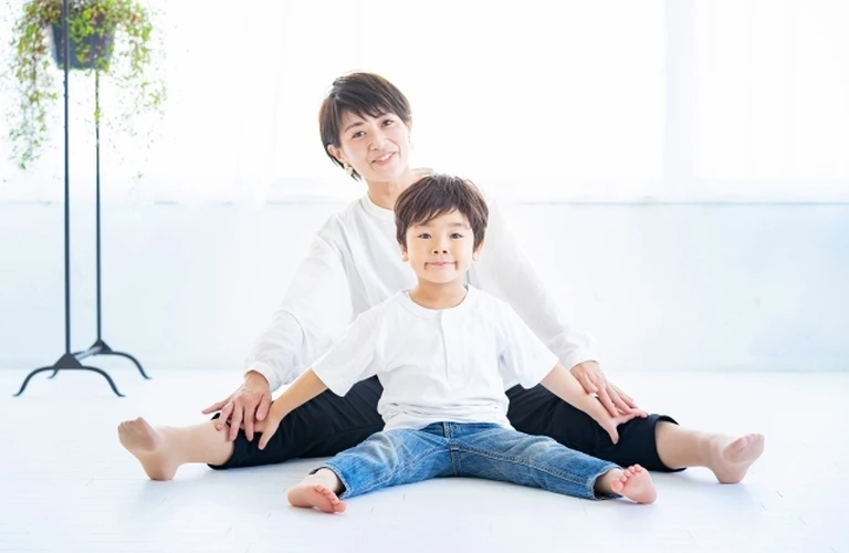 親子やカップルで楽しめる！特別なペアヨガ体験【台東区上野 ヨガ】