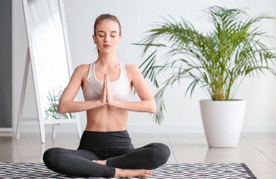 Stress Relief for Busy Professionals: English In-Home Yoga in Tokyo【 Trial lessons now available 】
