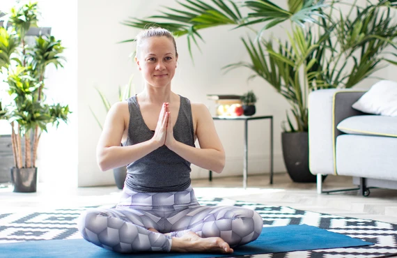 Try English In-Home Meditation Yoga Today – Find Balance in Your Life with Japanese & English Classes【Shirokane, Azabu, Roppongi】 – Trial Booking Available!
