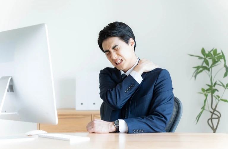 50代男性がヨガを始めるべき理由：効果的な体質改善プログラム【ヨガ台東区】