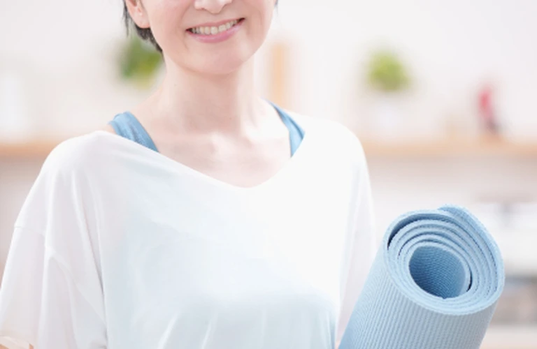 【港区三田在住の女性限定】60歳以上の身体ケアに！運動不足解消する特別出張プライベートヨガ