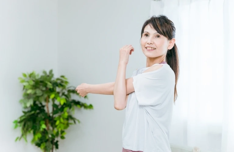 出張ヨガ 個別対応｜50代女性向け、疲れにくい体作りと姿勢改善をサポート【東京】