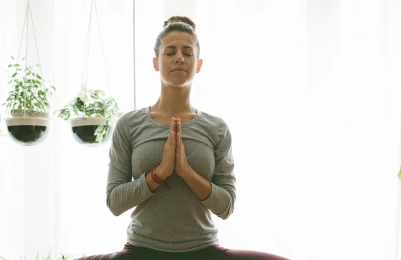 English Yoga in Tokyo: Tailored Home Yoga for Health-Conscious Individuals – Book Your Trial Lesson![Roppongi]