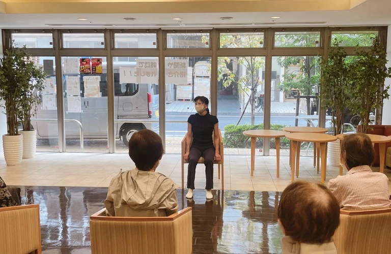 【渋谷区限定】自宅で安心！70歳からのプライベートヨガプログラム体験受付中